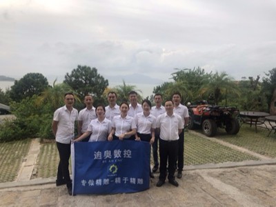 东莞迪奥数控手机精雕机厂家带领团队惠州一日游