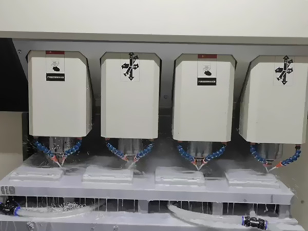  小五金件精雕机市场巨大 